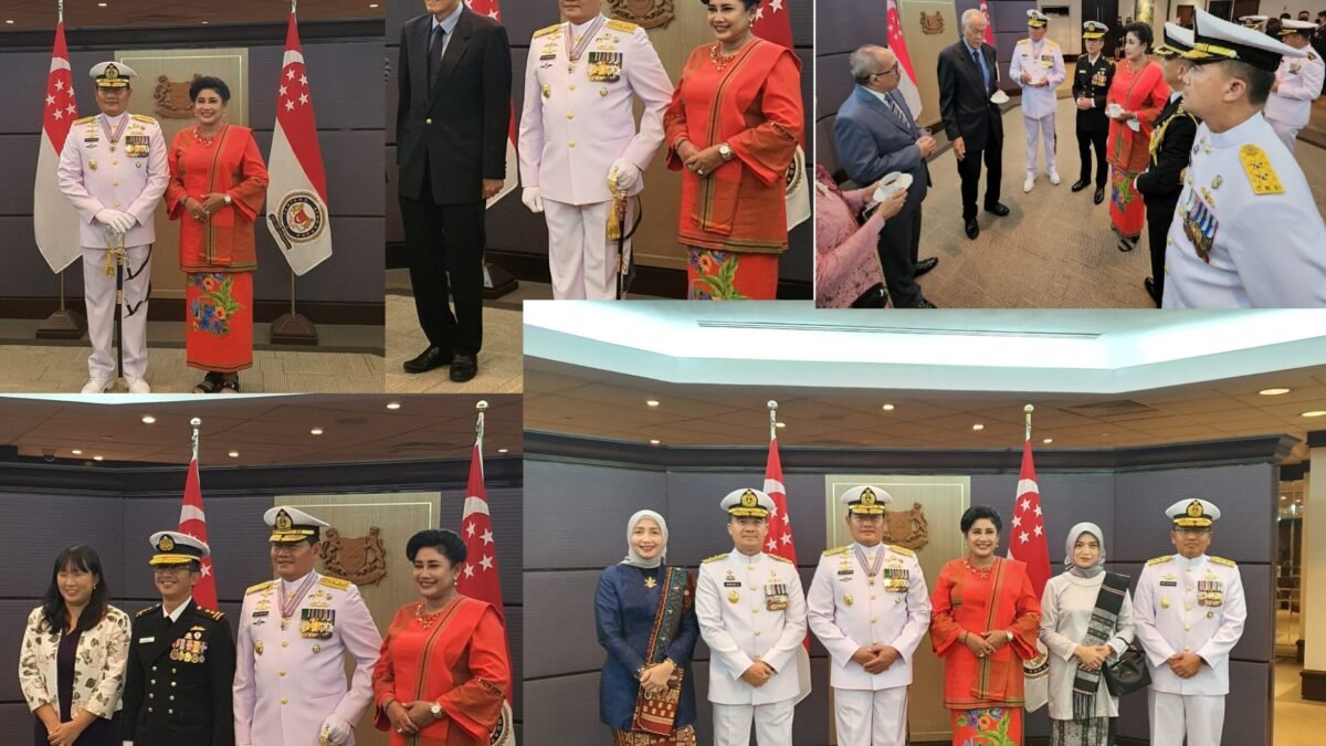 Kasal Laksamana Yudo Margono Terima Bintang Jasa dari Pemerintah Singapura Kasal Laksamana Yudo Margono Terima Bintang Jasa dari Pemerintah Singapura