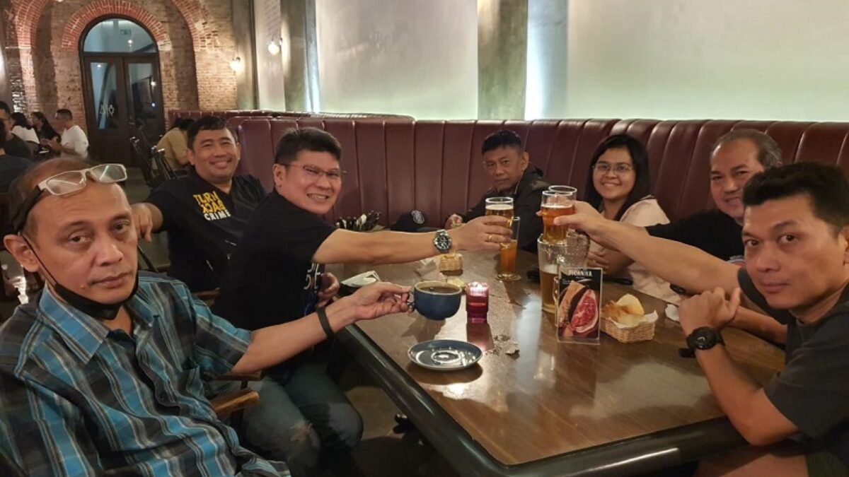 Etiket Kafe & Pub