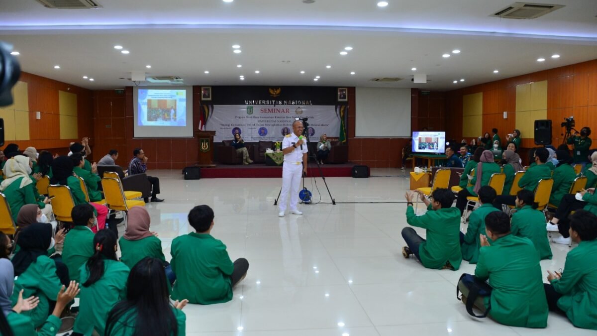 Kadispenal Cerahkan Mahasiswa UNAS Tentang Information Warfare Kadispenal Cerahkan Mahasiswa UNAS Tentang Information Warfare