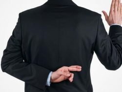 11 Tanda-Tanda Orang Berbohong