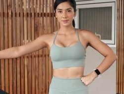 Fanny Ghassani Berfoto Seksi, Viral