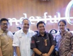 Begawan Media, Yang Sering Disebut Mak Erot