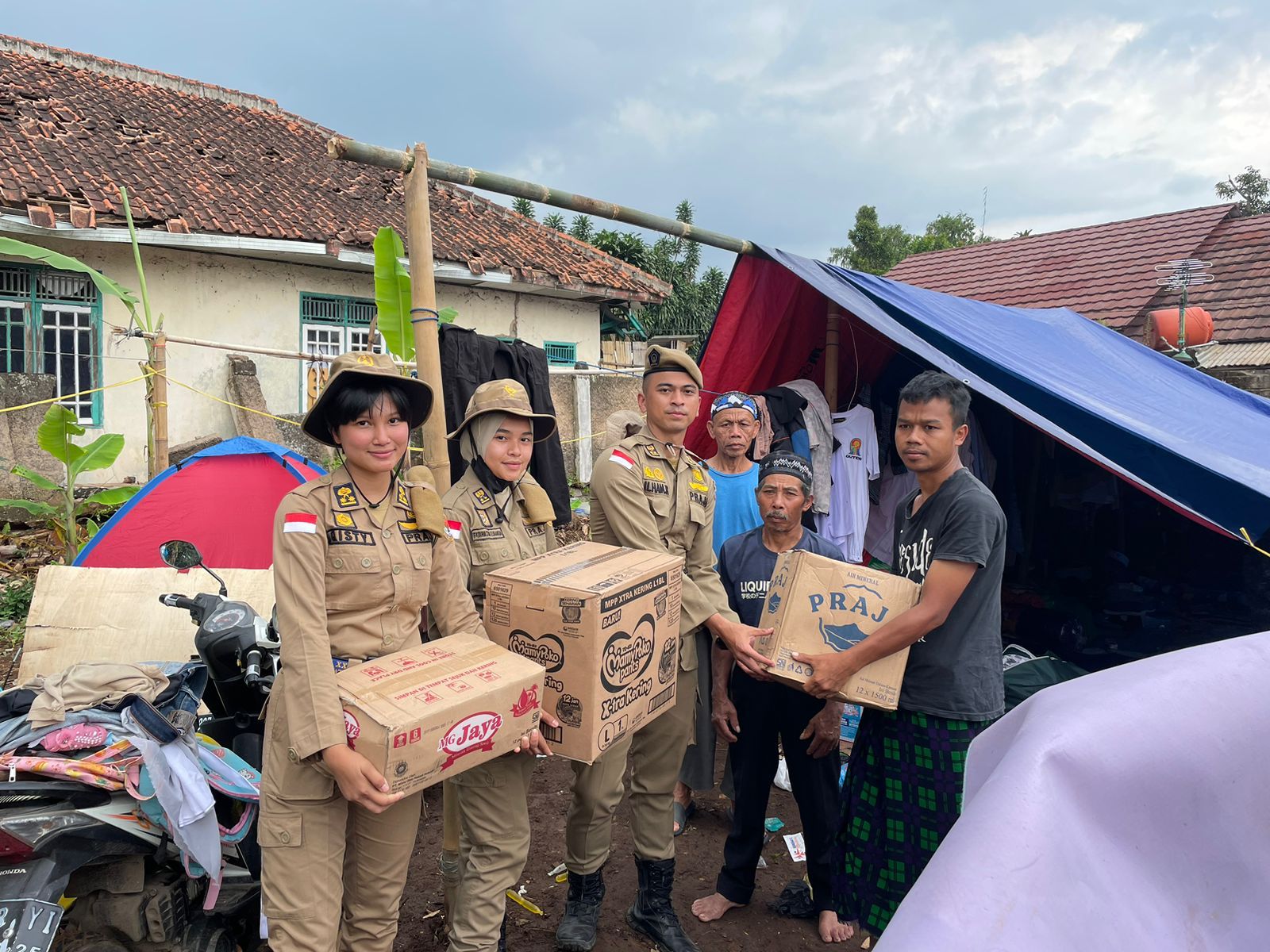 Rektor IPDN Dr Hadi Prabowo Pimpin Tim dan Beri Bantuan ke Korban Bencana Gempa Cianjur
