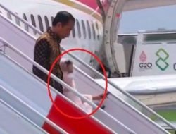 Ibu Negara Iriana Jokowi Terpeleset di Tangga Pesawat, Kondisinya Baik