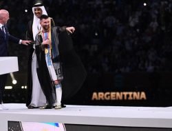 Jubah Yang Dipakai Kapten Sepakbola Argentina, Lionel Messi Terus Jadi Pembahasan