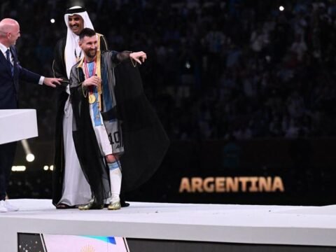 Jubah Yang Dipakai Kapten Sepakbola Argentina, Lionel Messi Terus Jadi Pembahasan