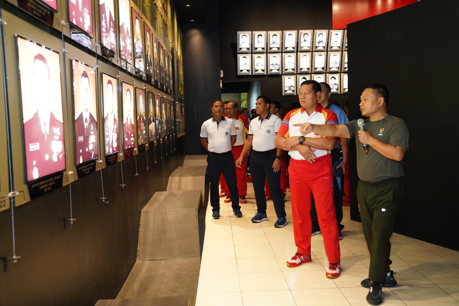 Panglima TNI Bersama Kepala Staf Angkatan Kunjungi Museum Taruna Abdul Djalil di Magelang