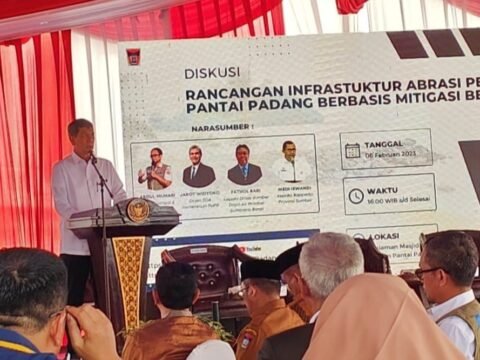 Catatan dari Diskusi Abrasi Pantai dan Mitigasi Bencana Pantai Padang, Mana Pasirmu