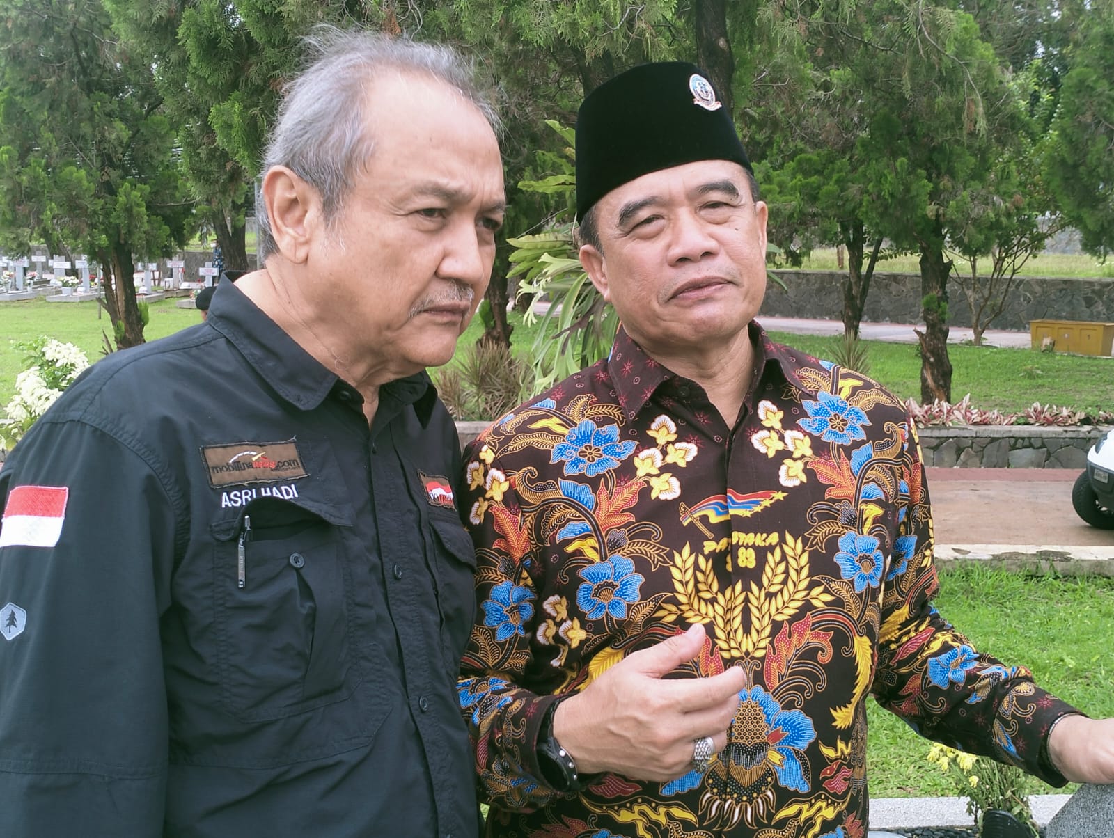 Ziarah dan Tabur Bunga di Taman Makam Pahlawan Oleh AKABRI Angkatan 83