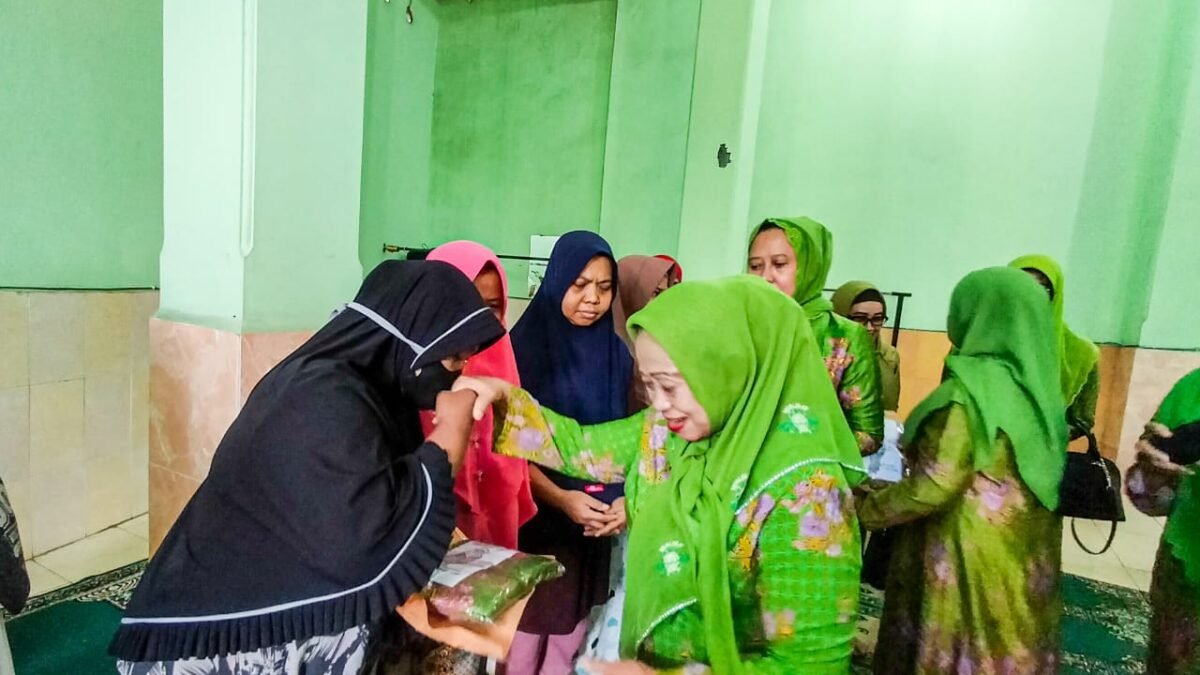 Musibah Kebakaran Plumpang: Keluarga Muslimat DKI Jakarta Salurkan Bantuan dan Dukungan Kepada Korban