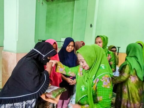 Musibah Kebakaran Plumpang: Keluarga Muslimat DKI Jakarta Salurkan Bantuan dan Dukungan Kepada Korban