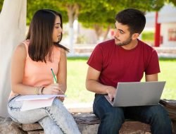 Bagaimana Mengenali Wanita yang Menyukai Pria? Berikut Cara Mudahnya