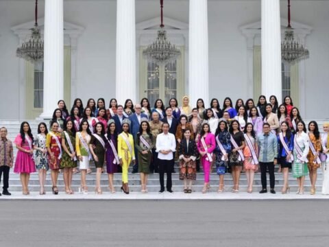 Dibalik Pose Puteri Indonesia 2023 dan Presiden Jokowi