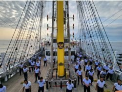 Seluruh Prajurit KRI Bima Suci Melaksanakan Olahraga Bersama