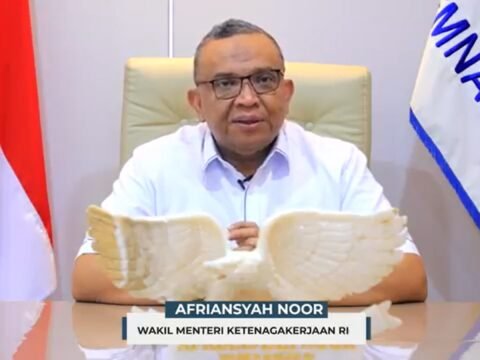Wisuda LSP-PM, Wamenaker Afriansyah Noor Apresiasi Lulusan Pasar Modal