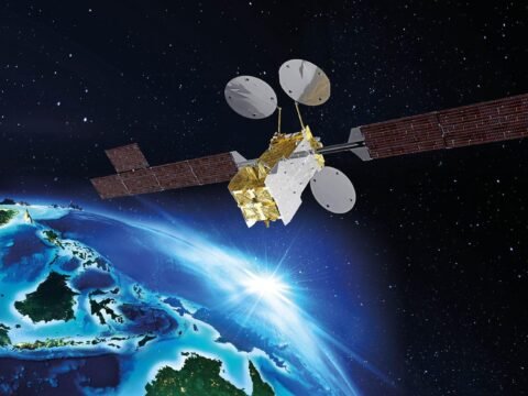 Mengamati SATRIA satelit komunikasi VHTS pertama di Indonesia dan terkuat di Asia Tenggara