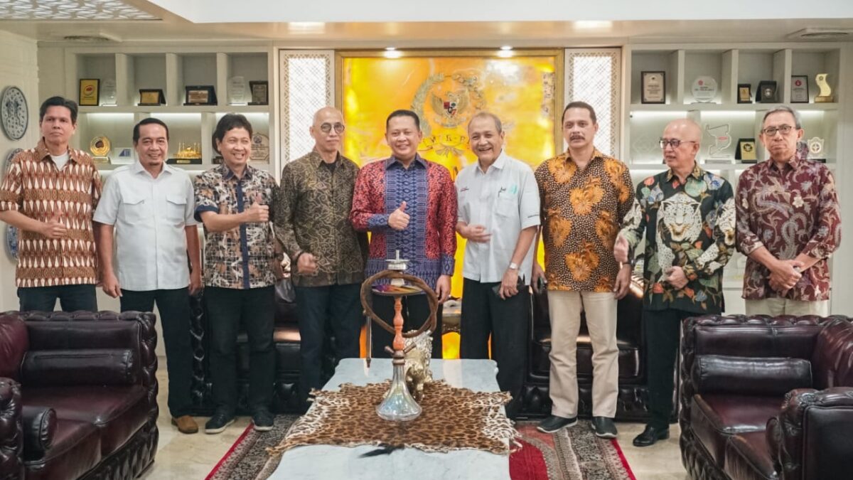 Bamsoet Dukung Penyelenggaraan Teladan Metropolitan Wisata Time Rally 2023 di Jakarta Bamsoet Dukung Penyelenggaraan Teladan Metropolitan Wisata Time Rally 2023 di Jakarta
