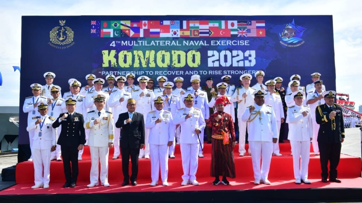 Angkatan Laut 36 Negara Meriahkan Pembukaan MNEK 2023 Angkatan Laut 36 Negara Meriahkan Pembukaan MNEK 2023