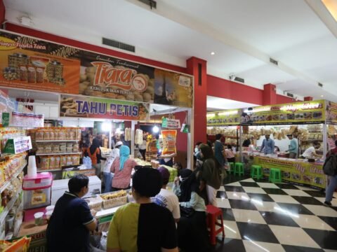 Ragam Oleh-oleh Khas Nusantara Menghiasi Jakarta Fair 2023