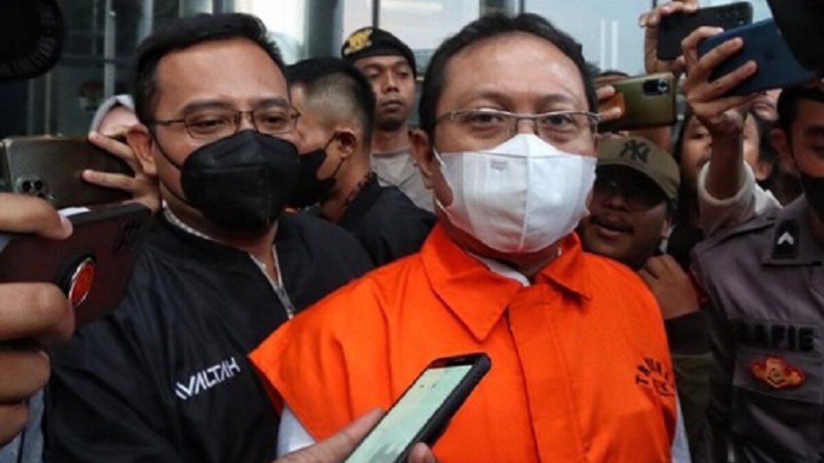 Ditahan 20 Hari Oleh KPK, Hasbi Hasan Diberhentikan Sementara Sebagai Sekretaris MA