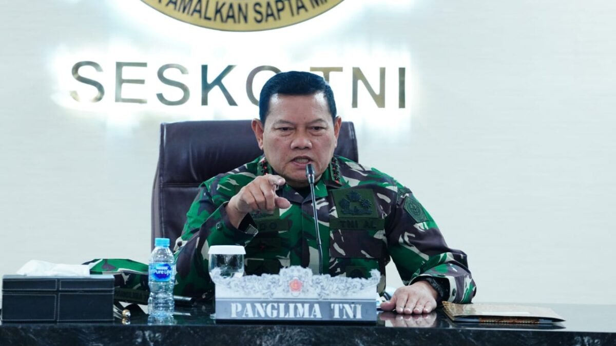 Panglima TNI Tegaskan Menghadapi Ancaman Keutuhan NKRI, Tentara Kita Siap Tempur Panglima TNI Tegaskan Menghadapi Ancaman Keutuhan NKRI, Tentara Kita Siap Tempur