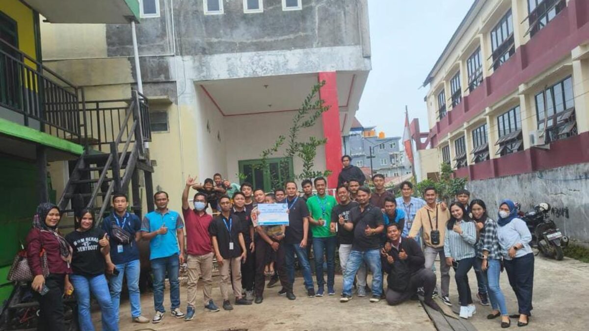 Idul Adha 1444H, WOM Finance Salurkan Daging Kurban di Sekitar Kantor Cabang Idul Adha 1444H, WOM Finance Salurkan Daging Kurban di Sekitar Kantor Cabang