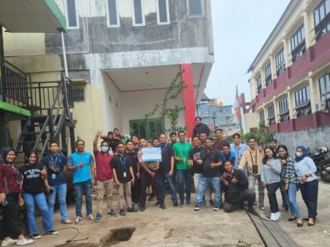 Idul Adha 1444H, WOM Finance Salurkan Daging Kurban di Sekitar Kantor Cabang