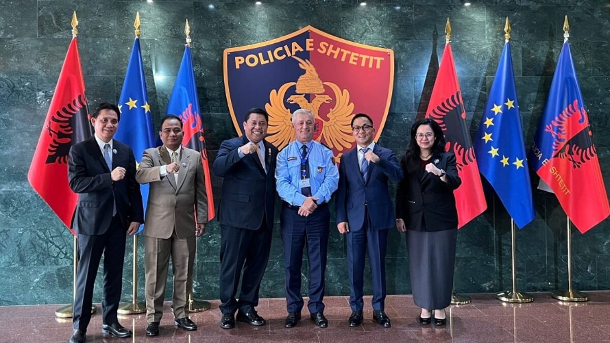 Kepala BNN RI dan General Director of State Police Albania Sepakat Perkuat Kerja Sama Penanggulangan Narkotika Kepala BNN RI dan General Director of State Police Albania Sepakat Perkuat Kerja Sama Penanggulangan Narkotika