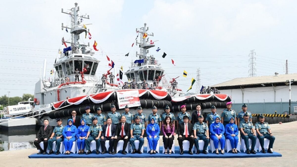 TNI AL Kembali Dilengkapi Dua Kapal Tunda Buatan Anak Bangsa TNI AL Kembali Dilengkapi Dua Kapal Tunda Buatan Anak Bangsa