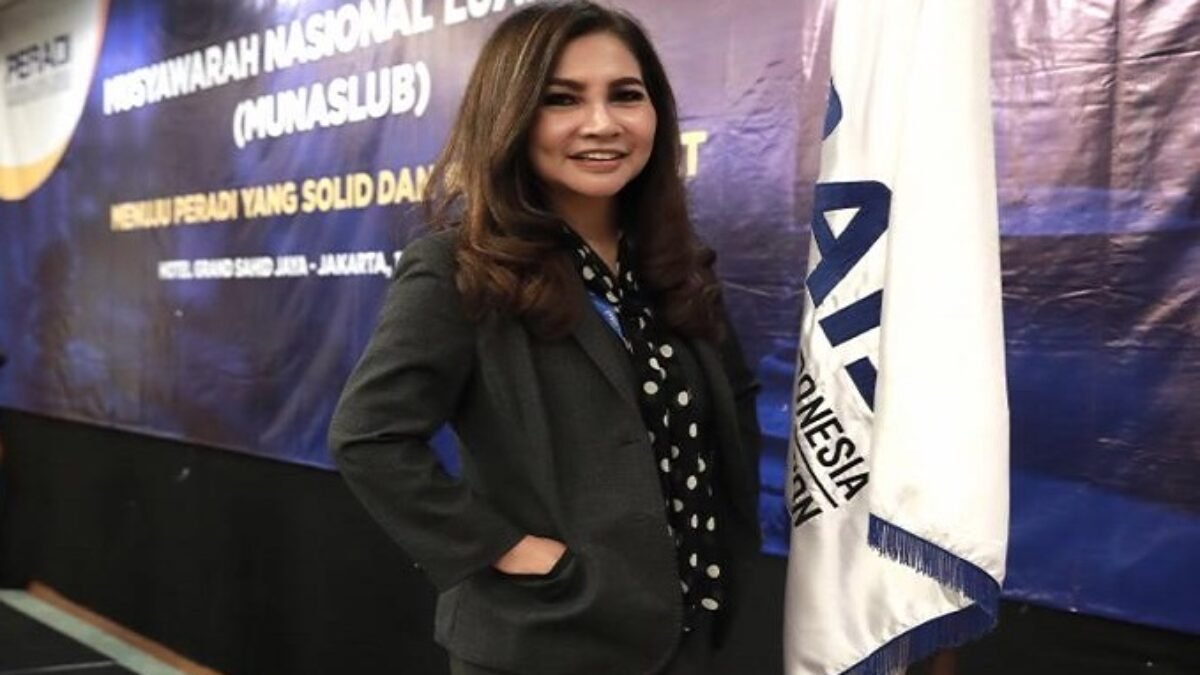 Beretika Dalam Penegakan Hukum, Catatan Francisca Romana, S.H.,M.H. Beretika Dalam Penegakan Hukum, Catatan Francisca Romana, S.H.,M.H.