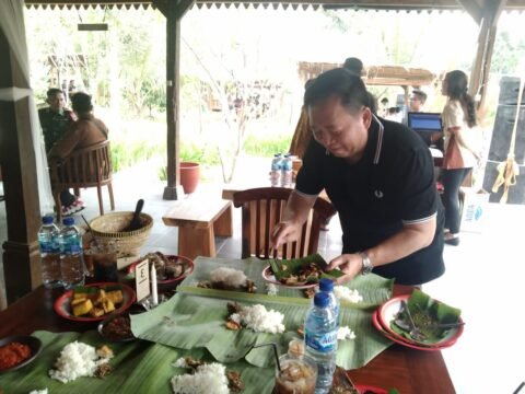 Resto Tepi Kali di Sukabumi Grand Opening