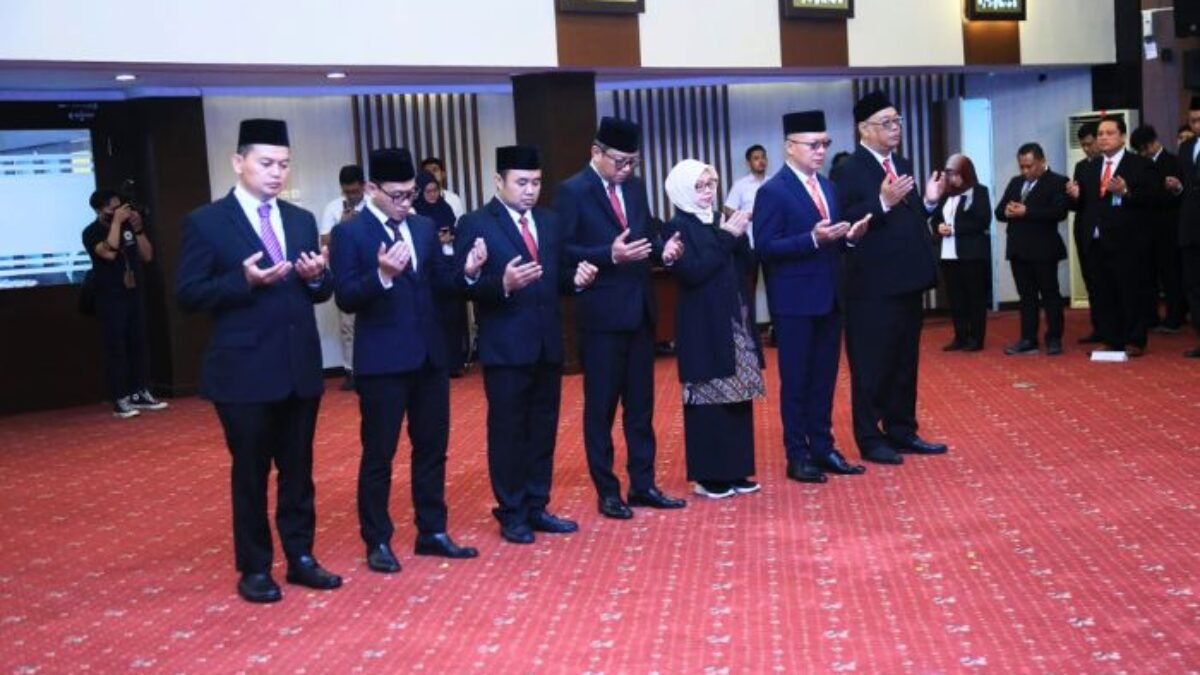 Resmi Dilantik: Anggota BNSP Periode 2023-2028 Bersiap Wujudkan Indonesia Emas Resmi Dilantik: Anggota BNSP Periode 2023-2028 Bersiap Wujudkan Indonesia Emas