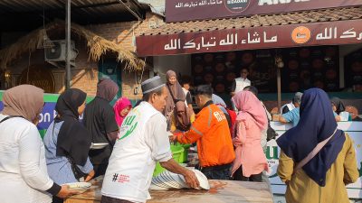 RM Rawon Bidadari Kediri Resmi Buka Makan dan Minum Gratis dalam Dukungan untuk Prof. Mahfud 