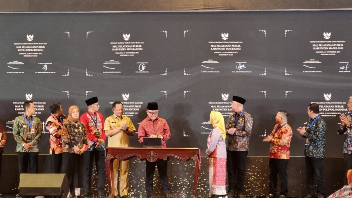 Pj Bupati Bangkalan Bangga Bangkalan Jadi Daerah Yang Miliki Mall Pelayanan Publik Pj Bupati Bangkalan Bangga Bangkalan Jadi Daerah Yang Miliki Mall Pelayanan Publik