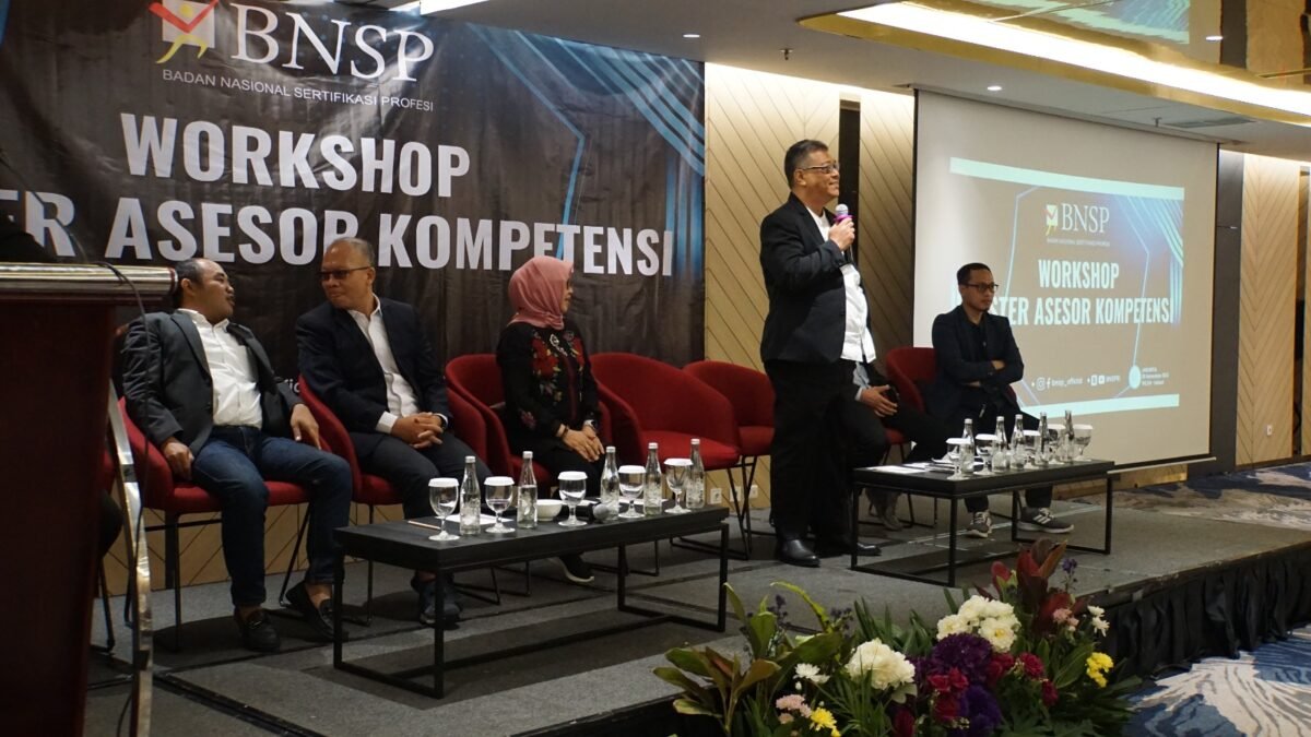 BNSP Gelar Workshop Master Asesor Kompetensi untuk Tingkatkan Daya Saing Tenaga Kerja Indonesia BNSP Gelar Workshop Master Asesor Kompetensi untuk Tingkatkan Daya Saing Tenaga Kerja Indonesia