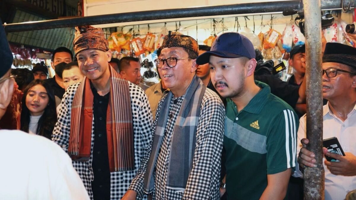 Mas Ega dan Ganjar Pranowo dalam DNA Yang Sama Blusukan