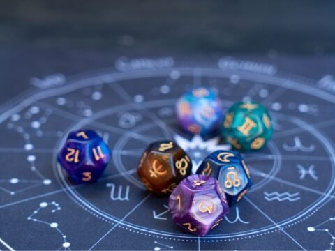 Awal Misterius: Menyelusuri Energi Zodiak di Bulan Januari