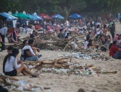 Sampah Plastik Air Mineral: Menumpuk, Mengotori Kota dari Medan hingga Bali