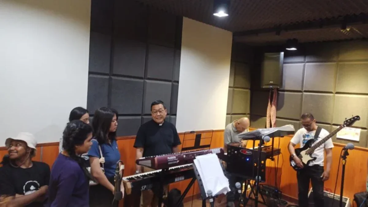 Romo Kolonel Yos Bintoro Bentuk Karakter dan Kebangsaan untuk Pembinaan Mental lewat Musik Romo Kolonel Yos Bintoro Bentuk Karakter dan Kebangsaan untuk Pembinaan Mental lewat Musik