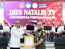 BNSP Serahkan Sertifikat Lisensi ke Universitas Pertahanan RI dalam Dies Natalis ke XV BNSP Serahkan Sertifikat Lisensi ke Universitas Pertahanan RI dalam Dies Natalis ke XV