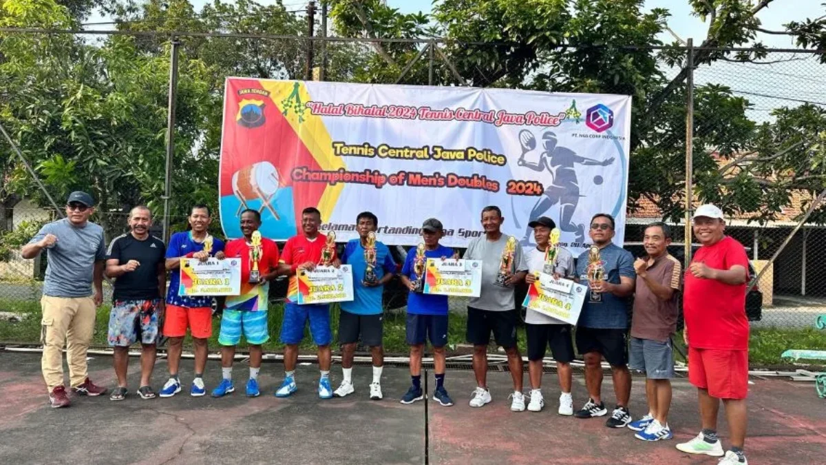 Pembina Tenis Lapangan Sabtu Sehat membuka Tournament Tennis Central Java Police Championship of Men’s Doubles 2024