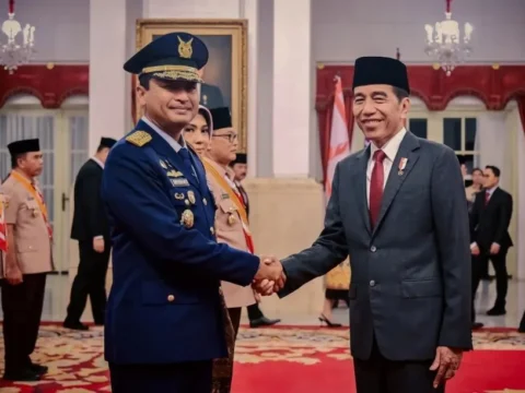 Presiden Joko Widodo Lantik Marsekal Madya TNI Mohamad Tonny Harjono sebagai KSAU