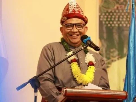Afriansyah Noor, Wamenaker RI, Terima Gelar Adat ‘Pangeran Rimbun Alam Cipta Negeri’