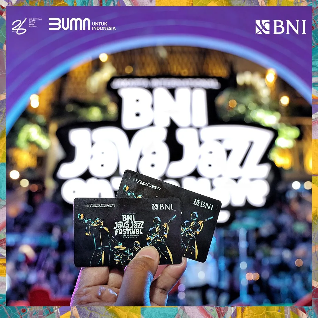 Selama event BNI Java Jazz Festival, transaksi lebih nyaman secara cashless dengan TapCash, Kartu BNI, dan QRIS BNI Mobile Banking dengan berbagai program promo spesial. BNI Java Jazz Festival tahun ini mengangkat tema “Embracing Unity Through Music”. Tema ini mengajak masyarakat untuk meningkatkan kebersamaan serta menyatukan masyarakat dari berbagai kalangan melalui musik yang universal.