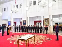 Presiden Jokowi Saksikan Pengucapan Sumpah Suharto sebagai Wakil Ketua MA Bidang Non-Yudisial Presiden Jokowi Saksikan Pengucapan Sumpah Suharto sebagai Wakil Ketua MA Bidang Non-Yudisial