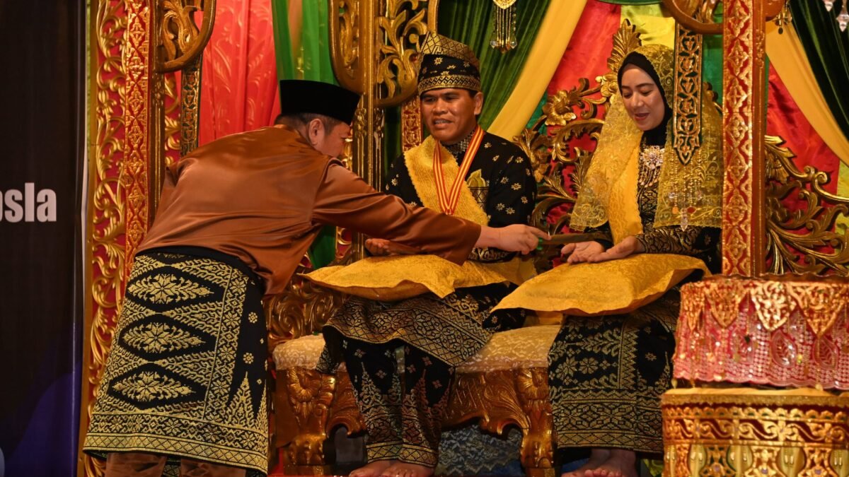 Kasal Laksamana TNI Dr. Muhammad Ali Diangkat Jadi Datuk Seri Segara Utama Setia Wangsa Kasal Laksamana TNI Dr. Muhammad Ali Diangkat Jadi Datuk Seri Segara Utama Setia Wangsa