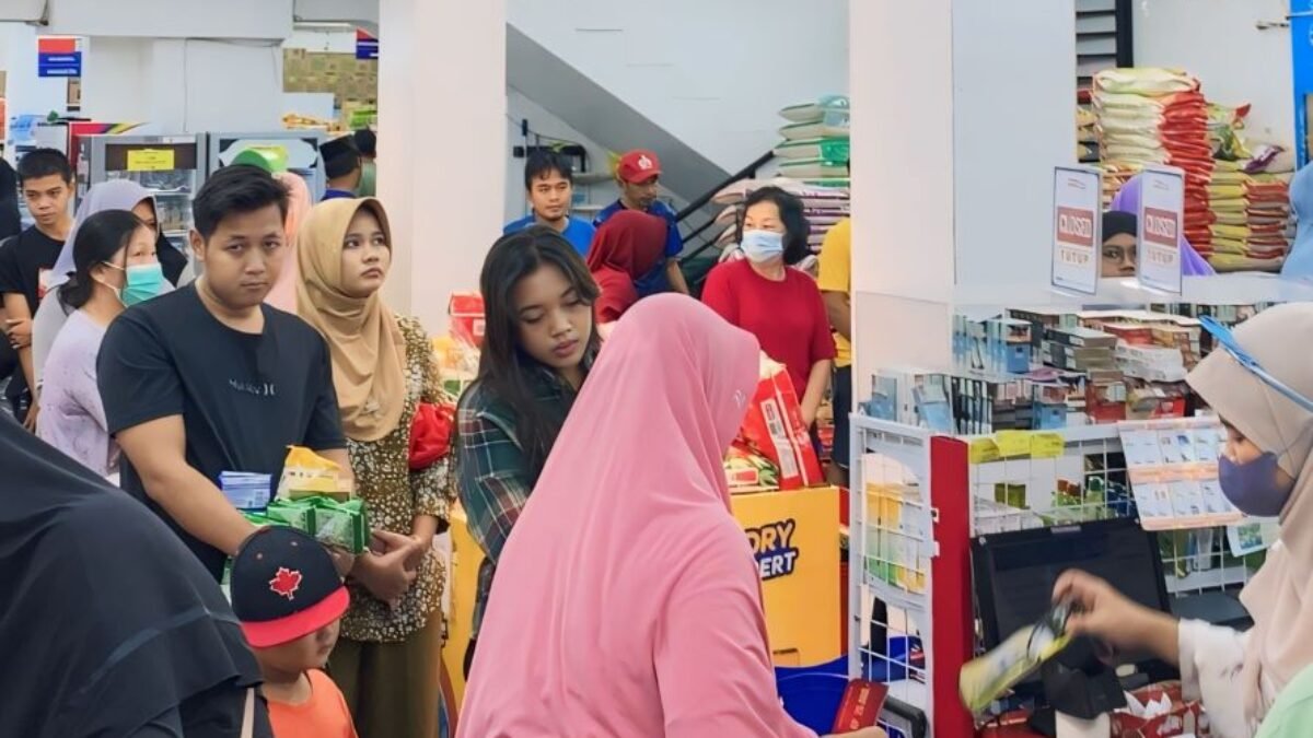 Semarak HUT Benny Mart ke-22