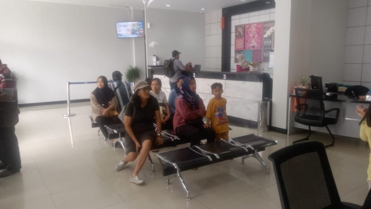 Bantuan Program Indonesia Pintar 2024 Cair, BRI Kanca Lebak Bulus Beri Layanan Prima Penerima Manfaat Bantuan Program Indonesia Pintar 2024 Cair, BRI Kanca Lebak Bulus Beri Layanan Prima Penerima Manfaat