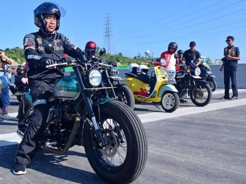 Mengendarai Masa Depan: Jokowi dan Para Artis Menjelajahi Jalan Mulus IKN