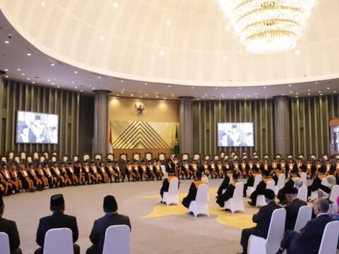 Penghormatan Ketua MA kepada Belasan Hakim dengan Dedikasi Tinggi di Peradilan